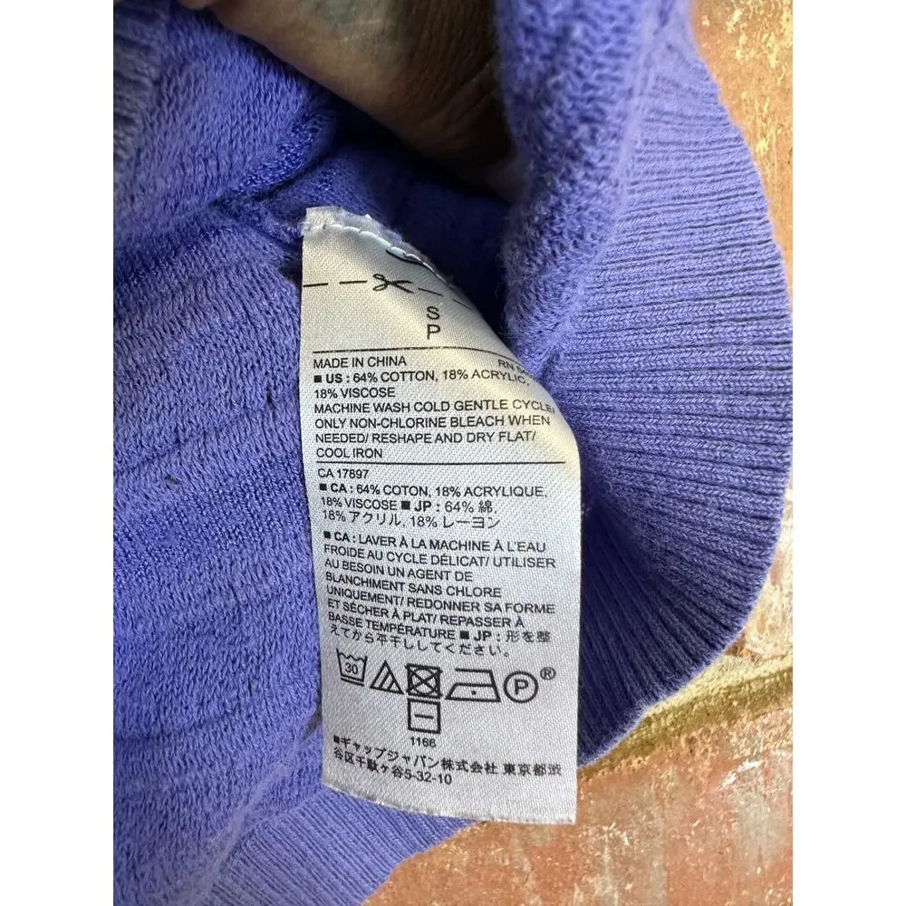 Banana Republic Women's Lightweight 3/4 Sleeve Purple Striped Sweater - Size S‎ - Picture 4 of 8